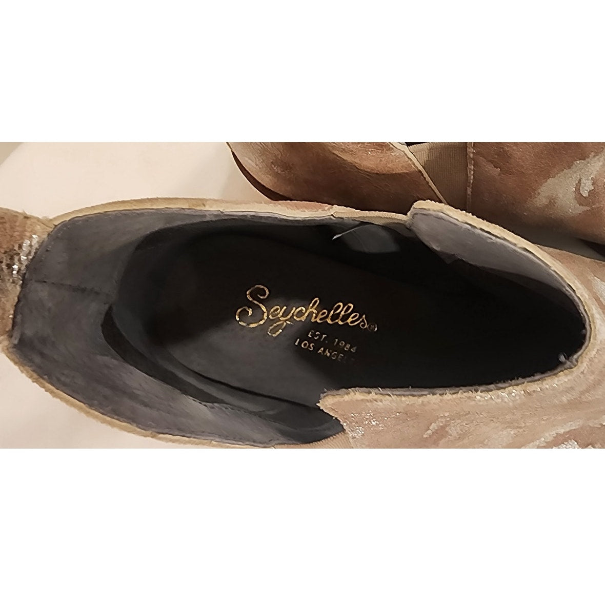 Seychelles Offstage Metallic Silver Gold Chelsea Ankle Booties Women's Size 8