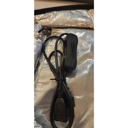 USB -Heated Lunch Box Bag - Gray - Keeps Food Warm - 9 X 7 X 3.5 inches