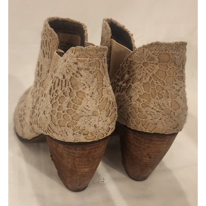 Not Rated Lace Ankle Boots Women’s Size 9