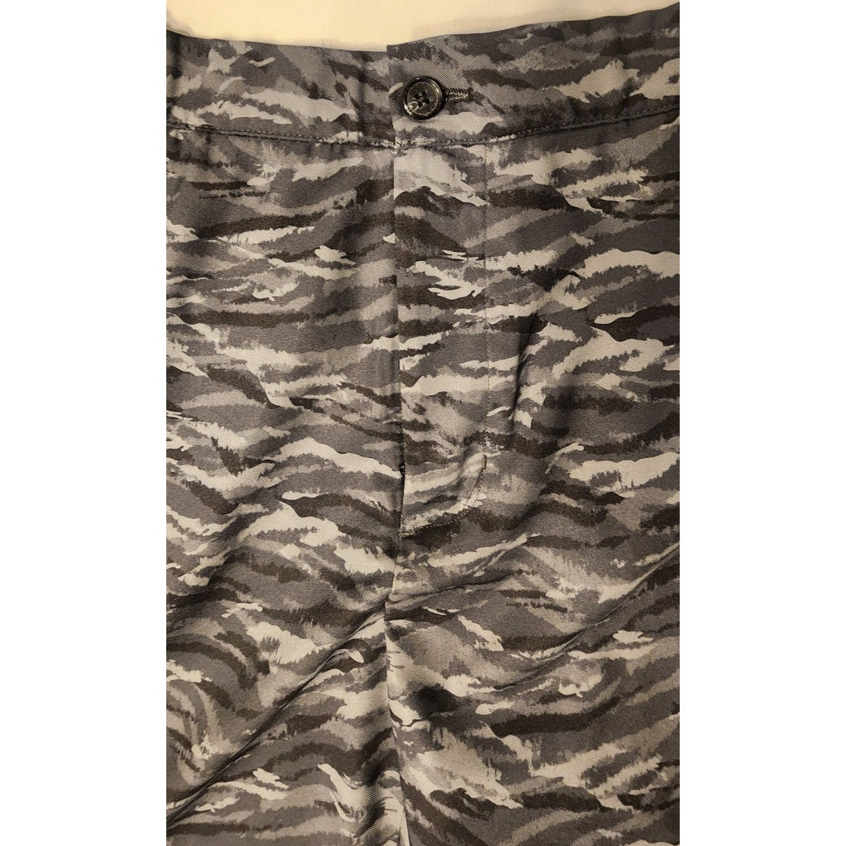 Greg Norman Mens Golf Shorts Athletic Camo Grey Black Size 40