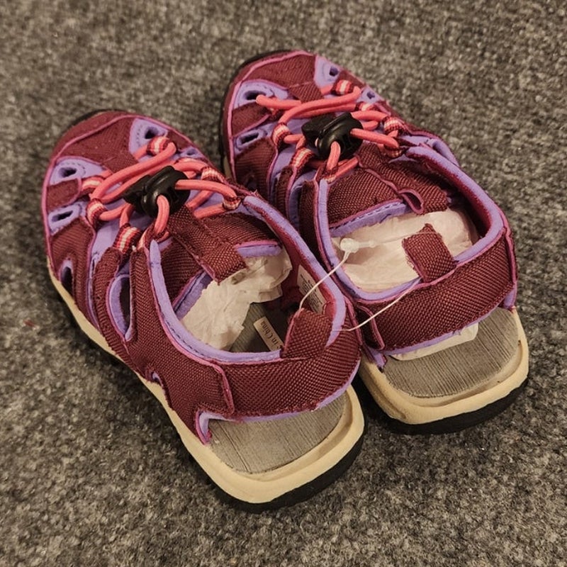 Northside Kids Size 8 Maroon Purple Closed Toe Heel Strap Sandals