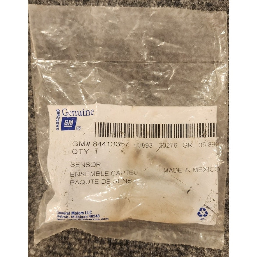 Genuine GM TPMS Tire Pressure Sensor 84413357 New OEM (XLB-433 MHz)