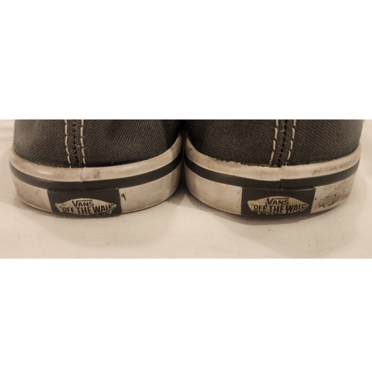 Vans Authentic Gray Canvas Sneakers Men’s 7 / Women’s 8.5