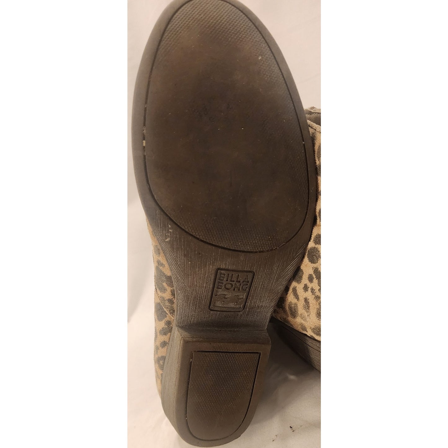 Billabong Leopard Print Ankle Boots Women’s Size 9
